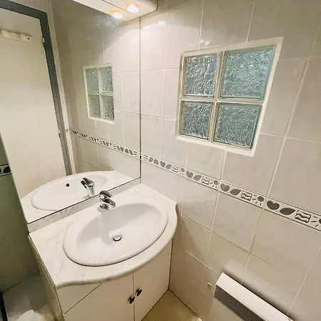 Le Guiton - Parking Wifi